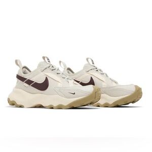 Nike Women’s TC 7900 Beige and Burgundy Sneakers Size 8.5 NEW IN BOX Athletic